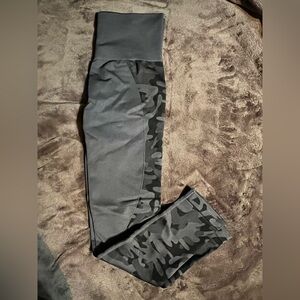 Zyia Camo & Gray Leggings
